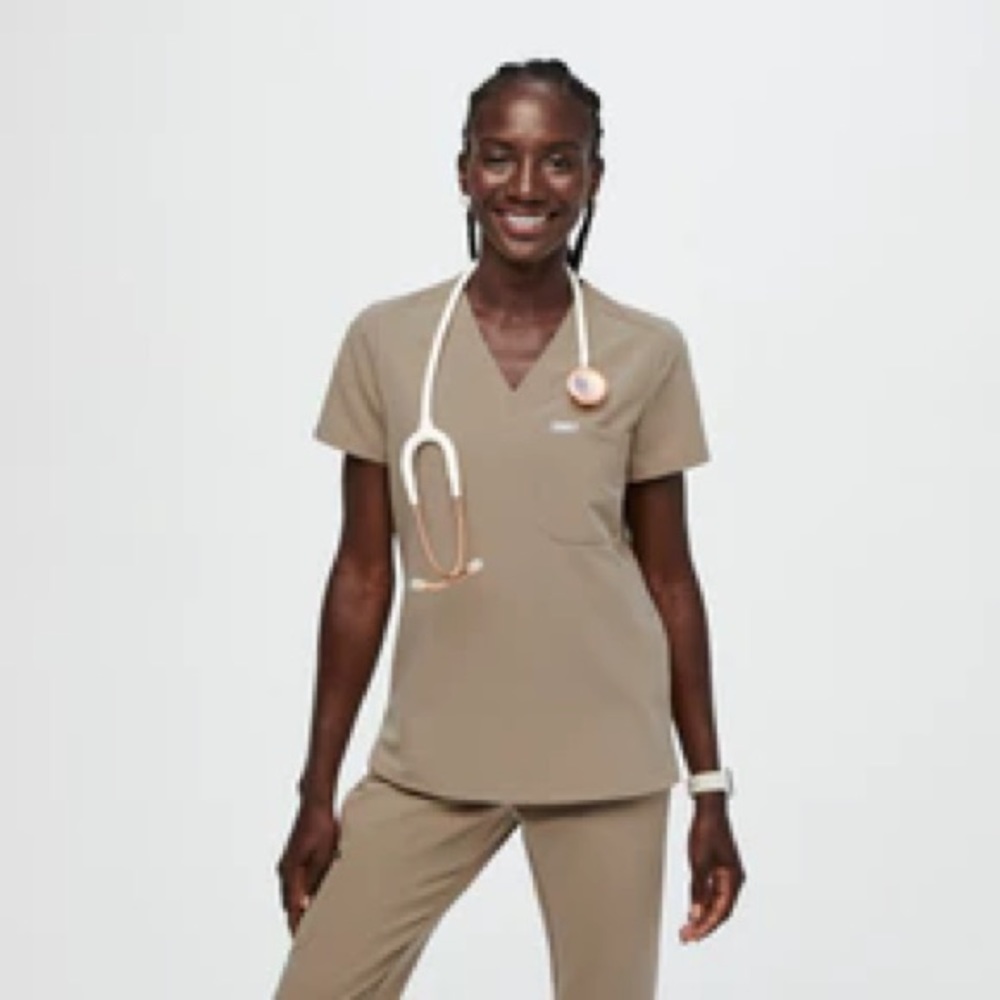 FIGS scrub top XS-latte